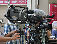 テレビ会見